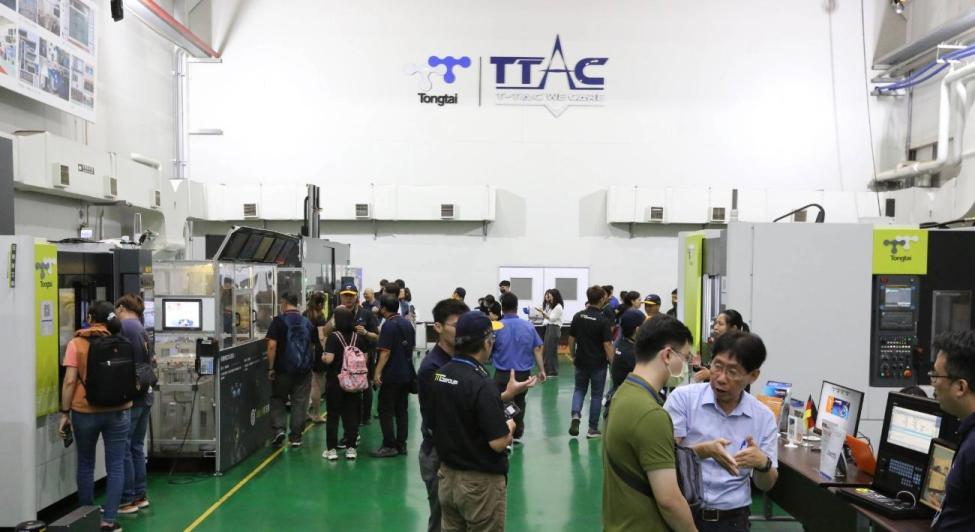 t-tac-equipment-display