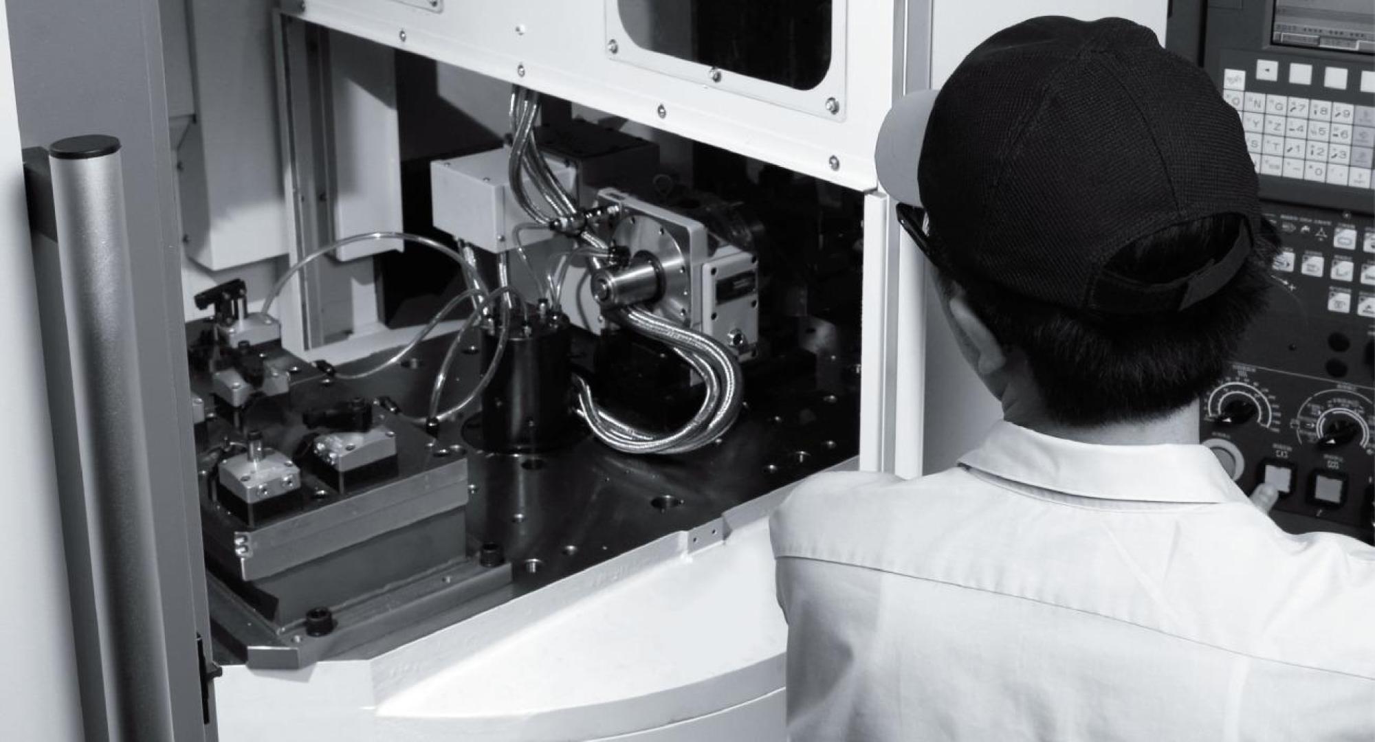 qvm-610aii-automatic-pallet-changer-energy-saving